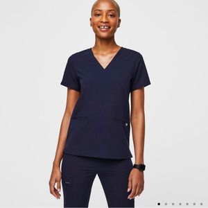 Figs Technical Collection Casma Three Pocket Scrub Top Women's Size M Navy.